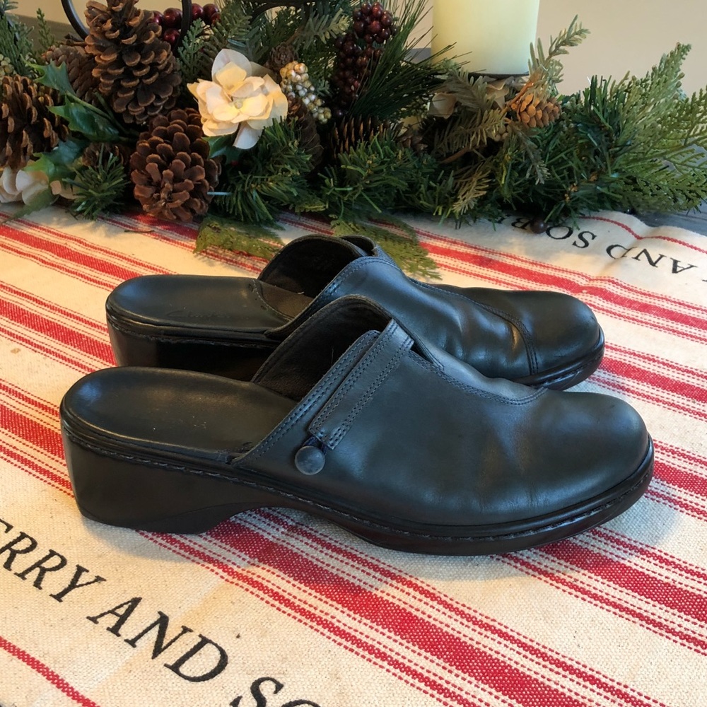 Clark’s Deep Green Miles, size 9